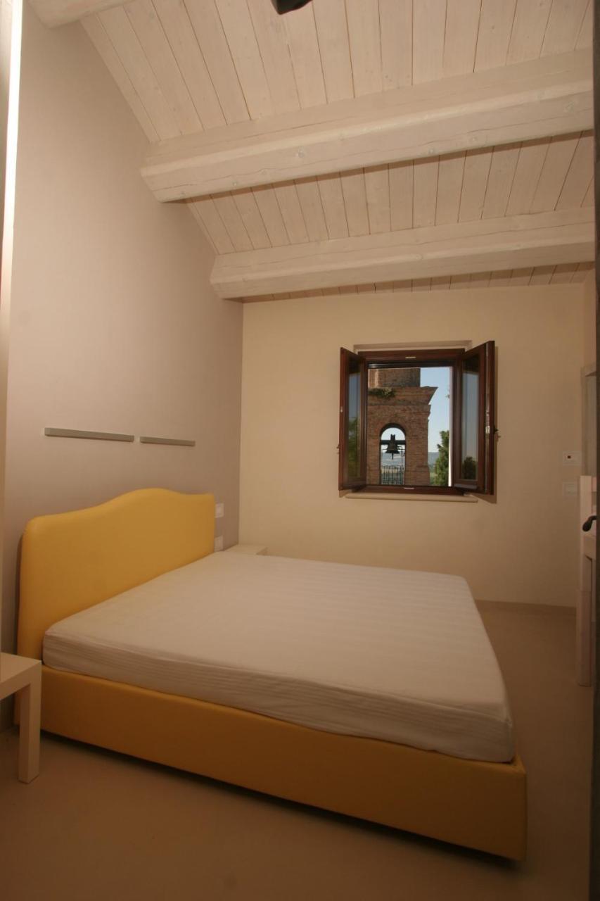 Agriturismo Pozzuolo Serrungarina Bilik gambar