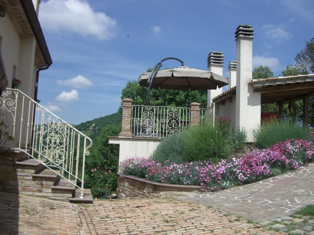 Agriturismo Pozzuolo Serrungarina Luaran gambar